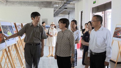 我县举行庆祝建党100周年摄影作品展和首届工艺美术精品展